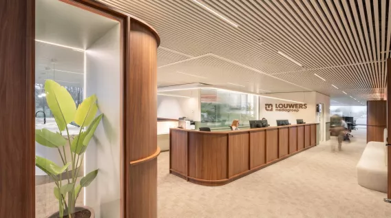 interieur balie louwers mediagroep